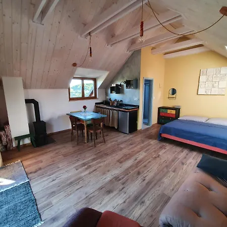 Domcek V Zahrade Banska Stiavnica