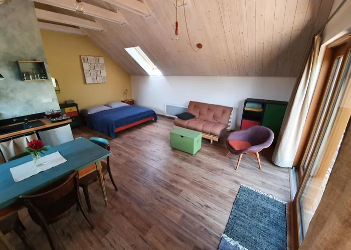 Domcek V Zahrade Дом отдыха Банска-Штьявница