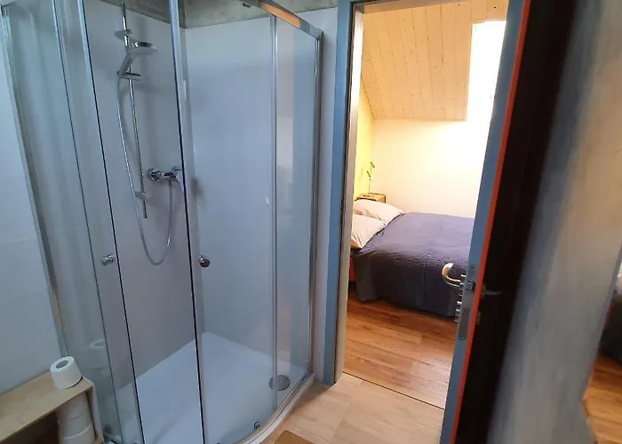 Domcek V Zahrade בית נופש