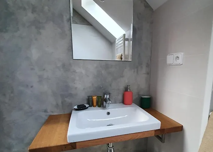 Domcek V Zahrade בית נופש